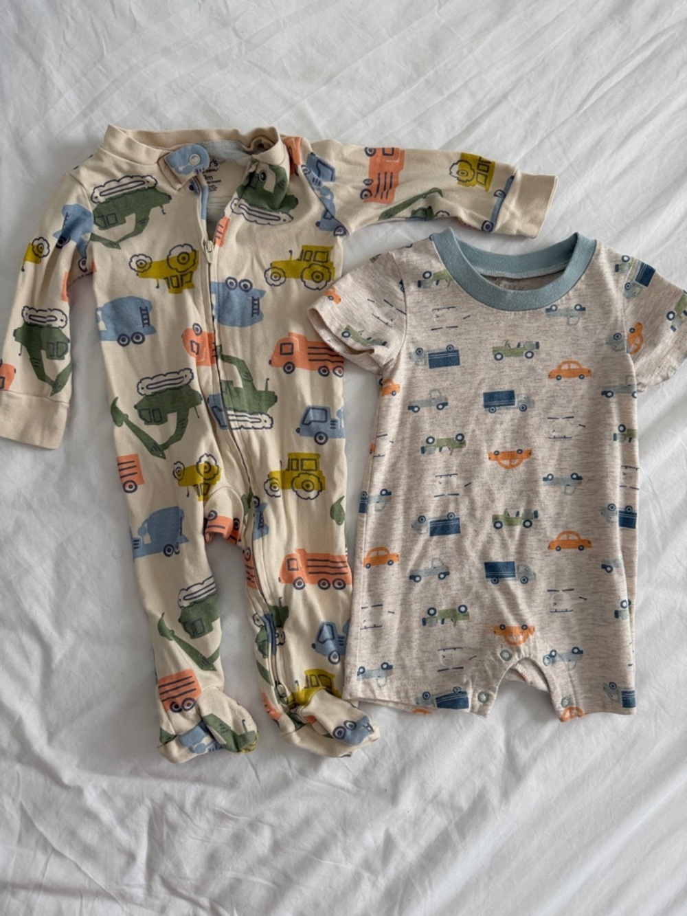 Unbranded Kids One-Piece Set in Cream with Vehicle Print